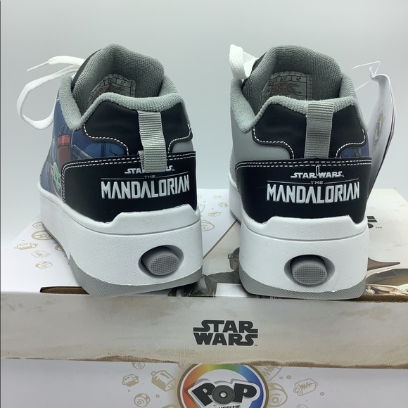 BRAND NEW.. HEELYS … COLLECTIBLE STAR WARS  ,SHOES ⭐️ - Picture 3 of 6
